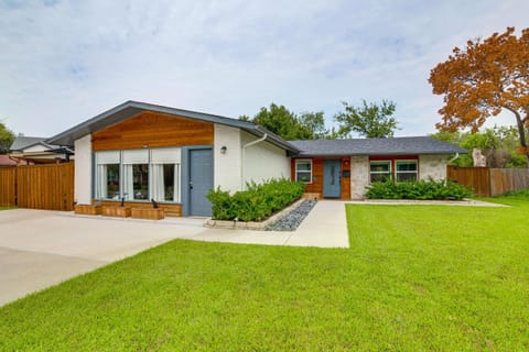 Spacious Family Home, 5 Mi to Galleria Dallas! House in Farmers Branch