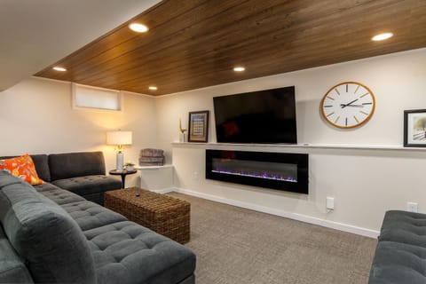 TV and multimedia, Seating area