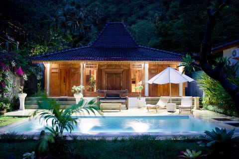 Property building, Swimming pool