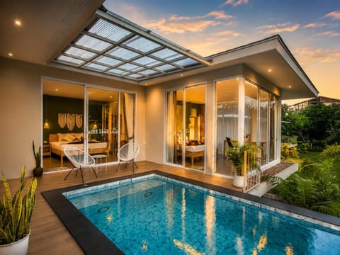 Property building, Patio, Day, Natural landscape, Garden, Garden view, Pool view, Swimming pool, sunbed
