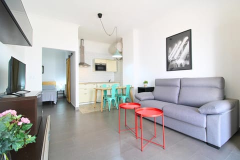 TV and multimedia, Living room, Dining area