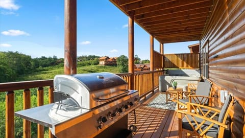 Camp Jericho - Pool, Theater, Games, Gym, Views House in Sevierville