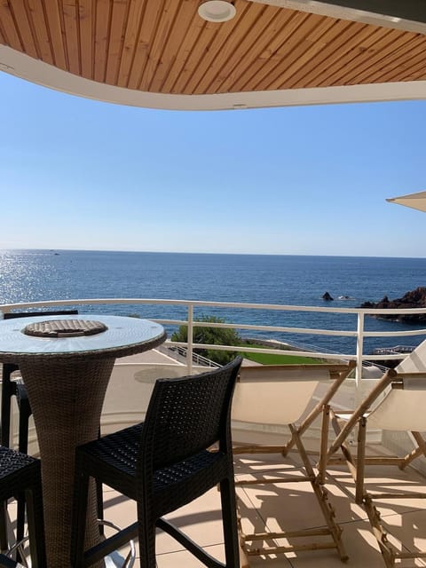 Patio, Balcony/Terrace, Dining area, Sea view