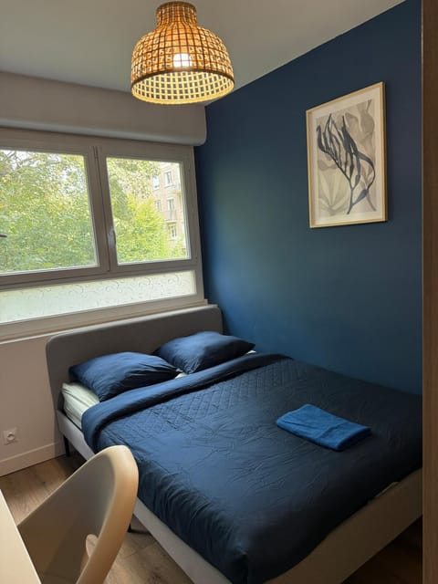 Spacious 4 bedroom family home 5 min from Caen Apartment in Caen