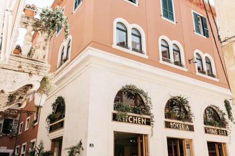 Property building, Facade/entrance, Property logo or sign, City view, Street view