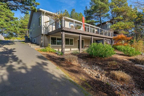 Spacious 4BD Beach House - Pet-Friendly - EVCharge House in Manzanita