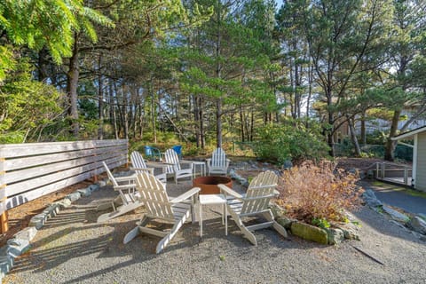 Spacious 4BD Beach House - Pet-Friendly - EVCharge House in Manzanita