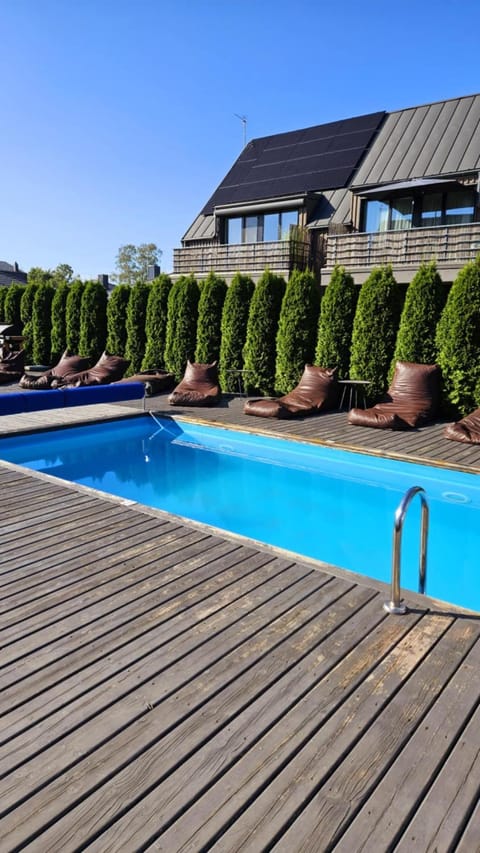 Swimming pool, sunbed