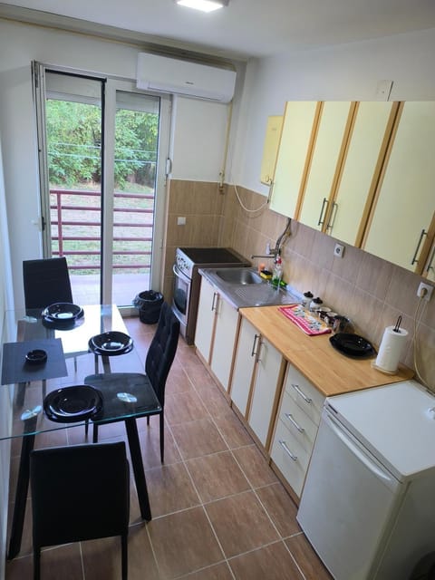 R & P Apartman 2 Mladenovac Apartment in Serbia