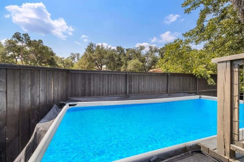 Modern 4BR Austin Retreat House in Austin