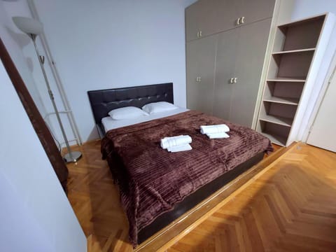 Bed, Bedroom, towels, wardrobe