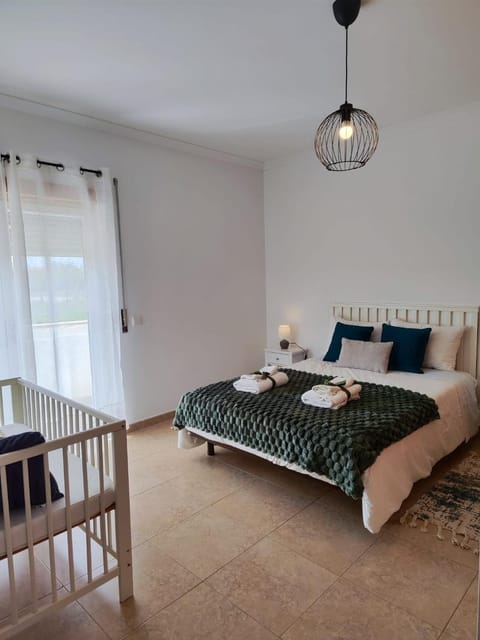 Property building, Bed, Bedroom, cot