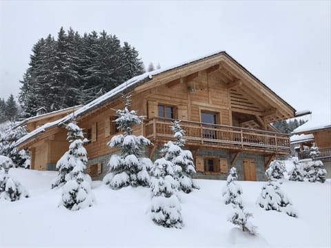 Property building, Day, Winter