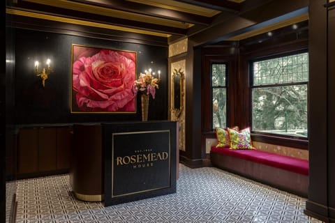 Rosemead House Hotel in Vancouver Island