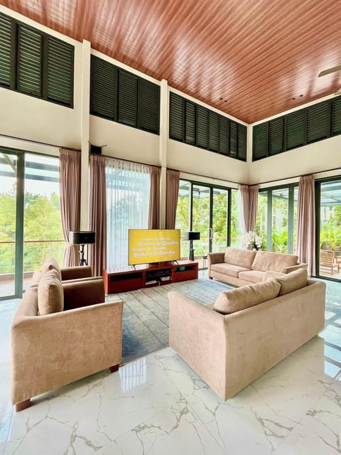 Karaoke, TV and multimedia, View (from property/room), View (from property/room), Living room, Seating area