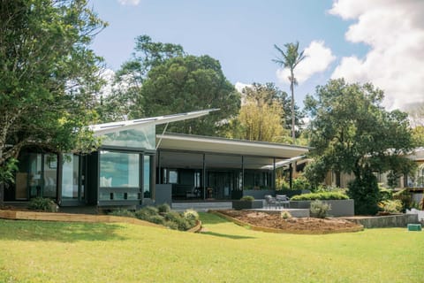Property building, Natural landscape, Garden view
