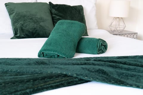 Noormak nights-Modern 3-Bed House-Business & Family Stays-Free Parking Apartment in Birmingham