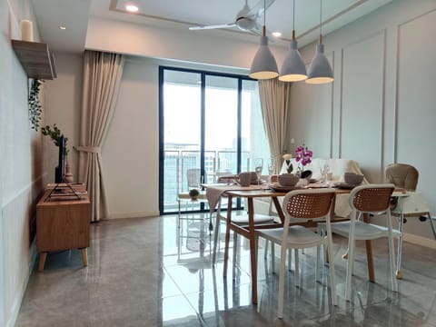 Living room, Dining area