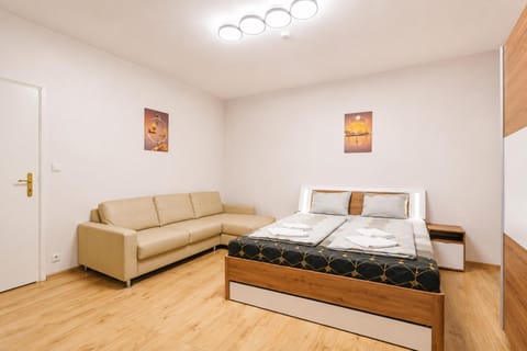 Bed, Seating area, Bedroom