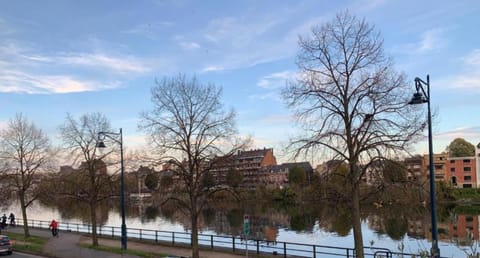 Chambre privée côté jardin Bed and Breakfast in Wallonia, Belgium