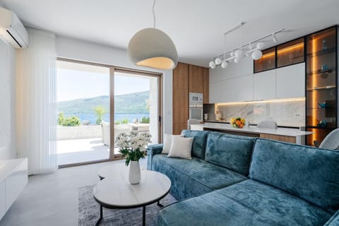 New luxes white apartments Apartment in Kotor Municipality