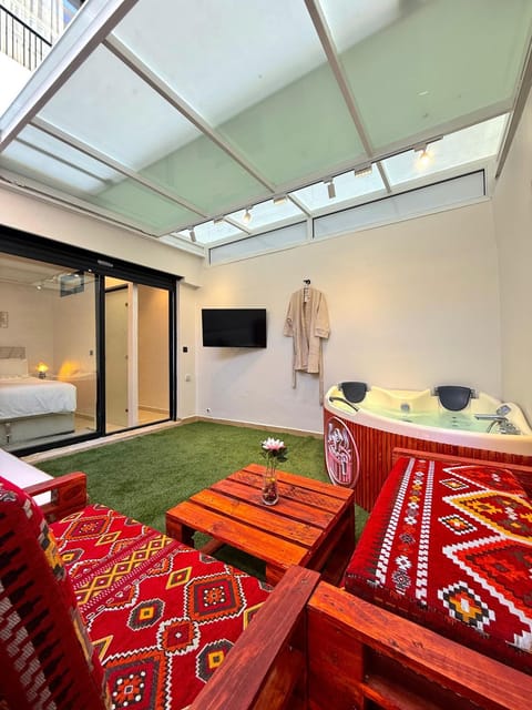 TV and multimedia, Seating area, Evening entertainment