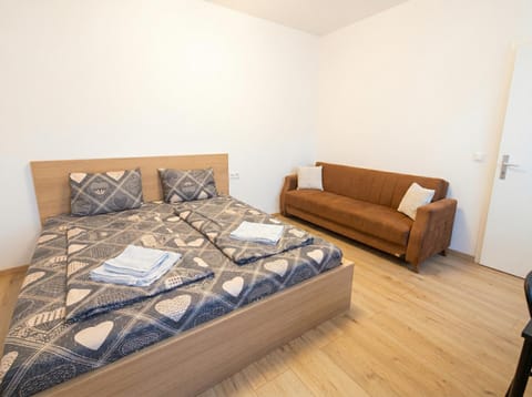 Property building, Bed, Bedroom, towels