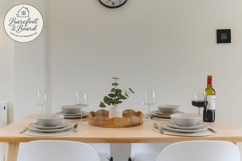 Food and drinks, Dining area, Drinks