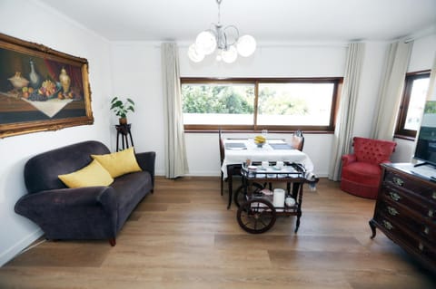 TV and multimedia, Living room, Dining area