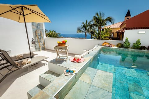 Off site, Day, Natural landscape, View (from property/room), Balcony/Terrace, Pool view, Sea view, Swimming pool, sunbed