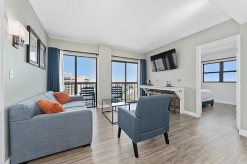 Living room, Dining area