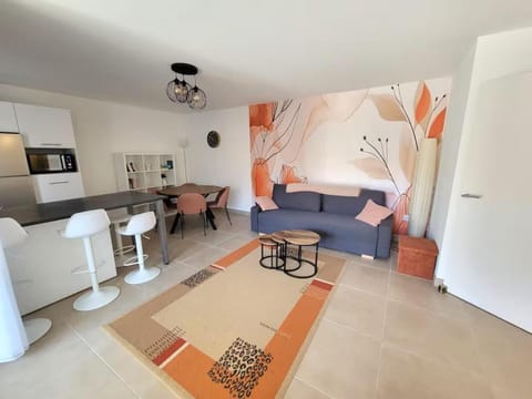 Living room, Photo of the whole room, Seating area