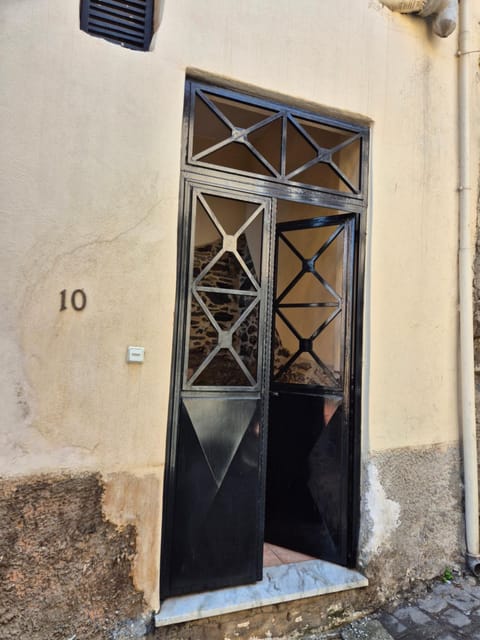 Facade/entrance, Day