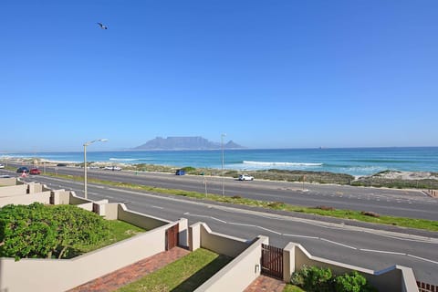 Neighbourhood, Beach, Mountain view, Sea view