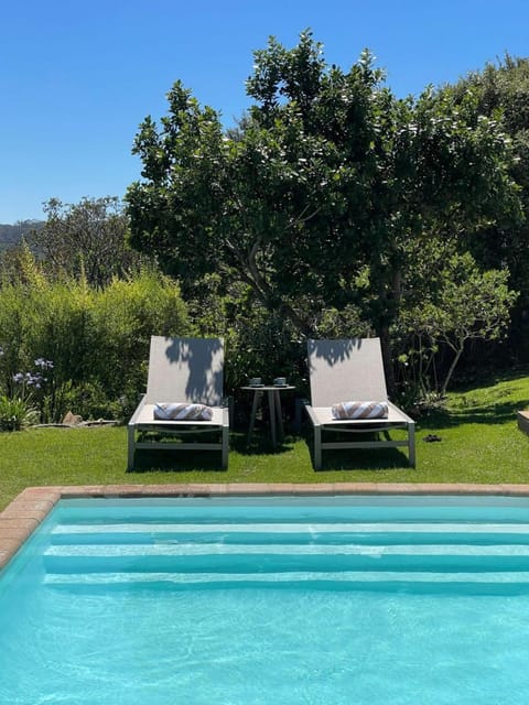 Swimming pool, sunbed