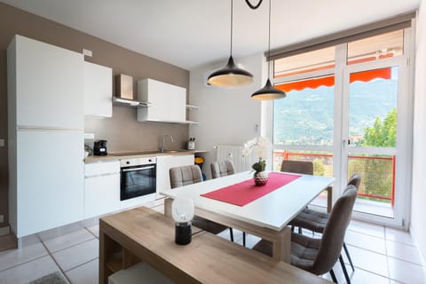 Natural landscape, Kitchen or kitchenette, Dining area