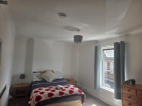 52 - room 4 - city view Bed and Breakfast in Swansea