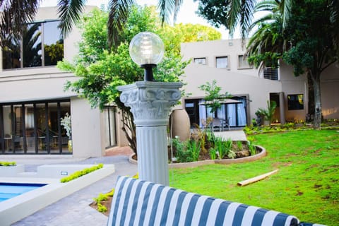 Property building, Day, Garden view, Pool view, Swimming pool, sunbed