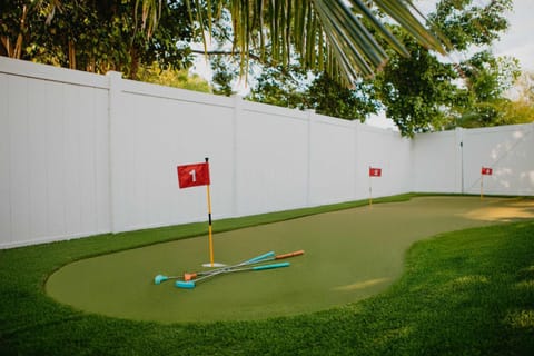 Sleeps 20 - Games - Basketball - Pool - Movie Room House in Bradenton