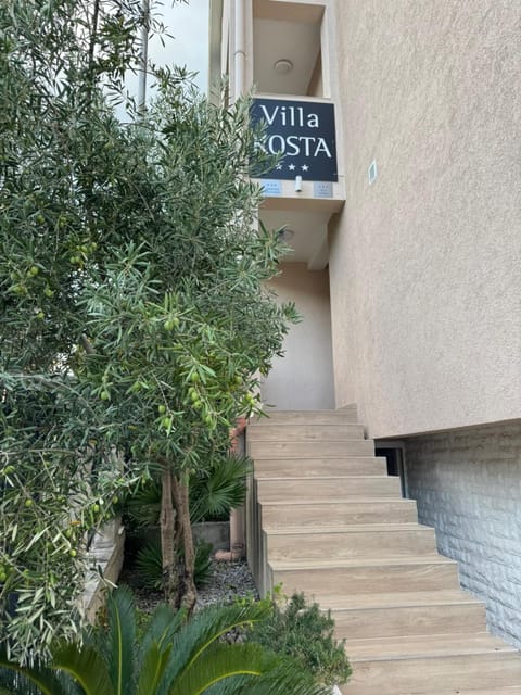 Day, Property logo or sign, Logo/Certificate/Sign, Text overlay, Certificate/Award