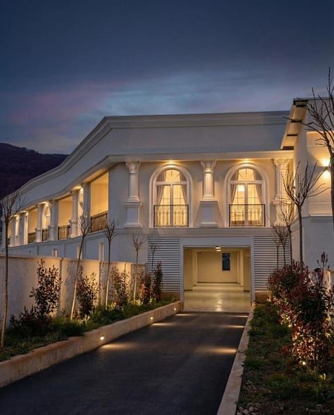 Property building, Parking