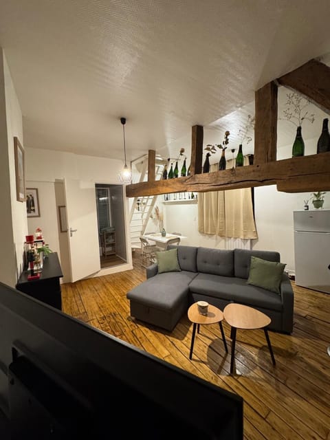TV and multimedia, Living room, Decorative detail