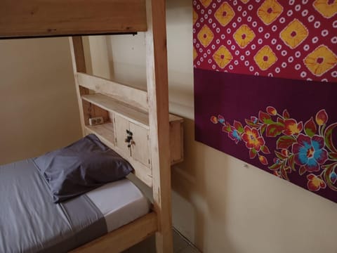 Bedroom, bunk bed, safe