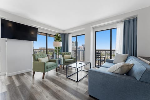 TV and multimedia, Balcony/Terrace, Living room, Seating area, City view