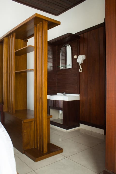 Photo of the whole room, Decorative detail, Area and facilities