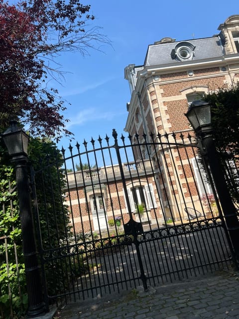 Property building, Day