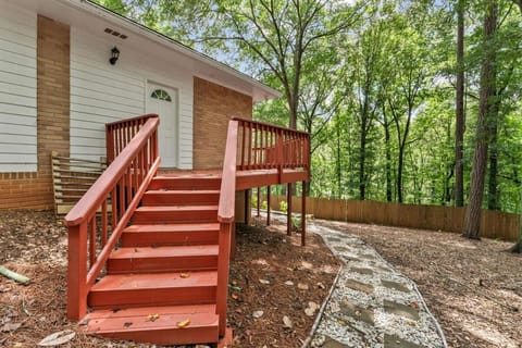 Large House Near Truist Field 15 mins to ATL and Six Flags House in Mableton