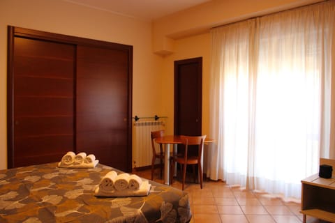 Bed, Photo of the whole room, Bedroom, wardrobe