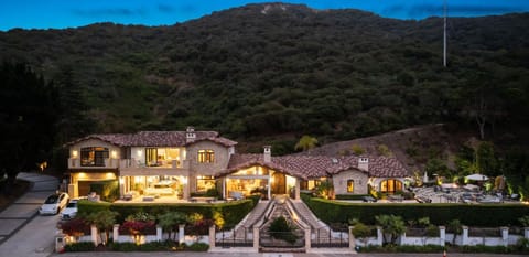 Elegant La Jolla Villa - Ocean Views & Pool House in La Jolla