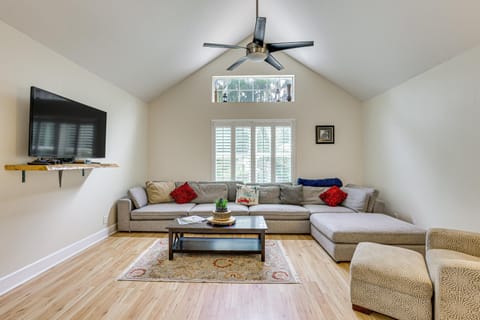 4 Mi to Beaches St Simons Island Escape with Patio! House in Saint Simons Island